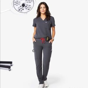 FIGS Catarina Scrub Top in Charcoal Small
